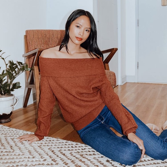 NWT Fall Rust Red Ribbed Off-the-Shoulder Sweater - Picture 2 of 6